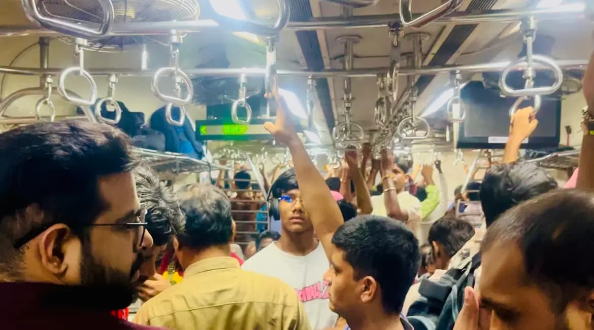 My First Journey in Mumbai Local 🚃 image 2