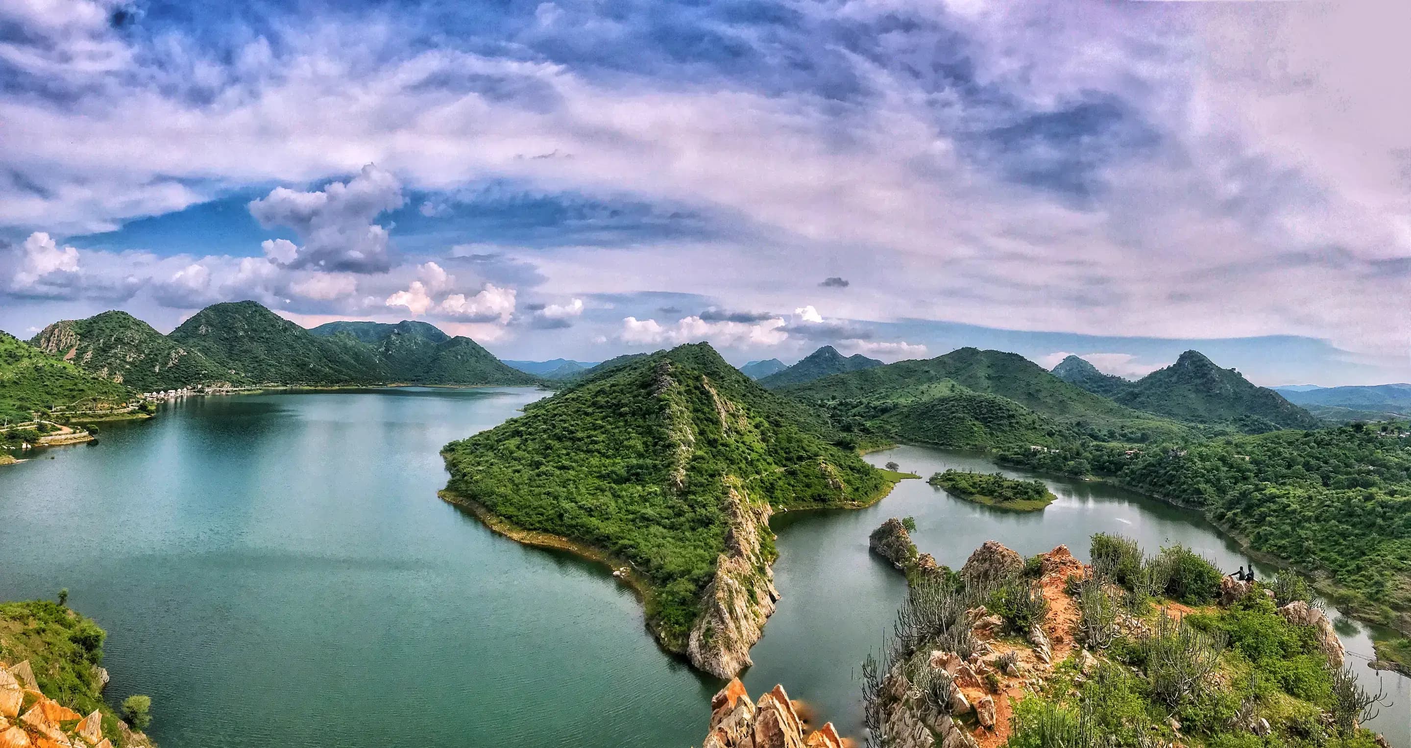 travel package image