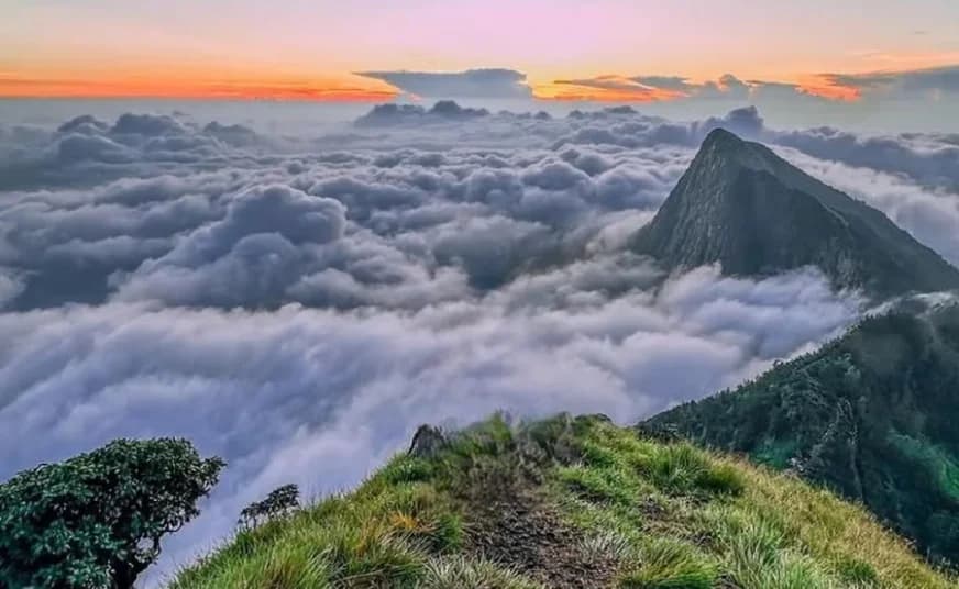 travel package image